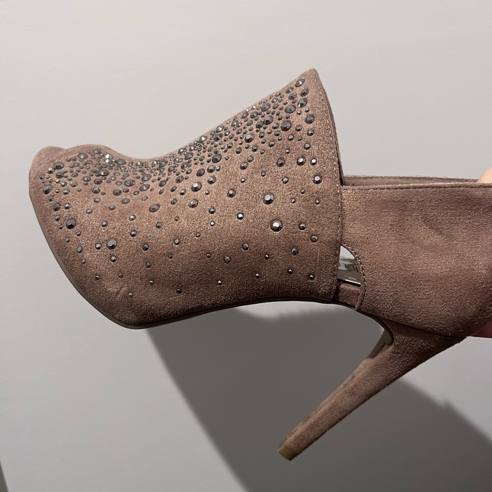 Jennifer Lopez Rhinestone Heels - Picture 8 of 8